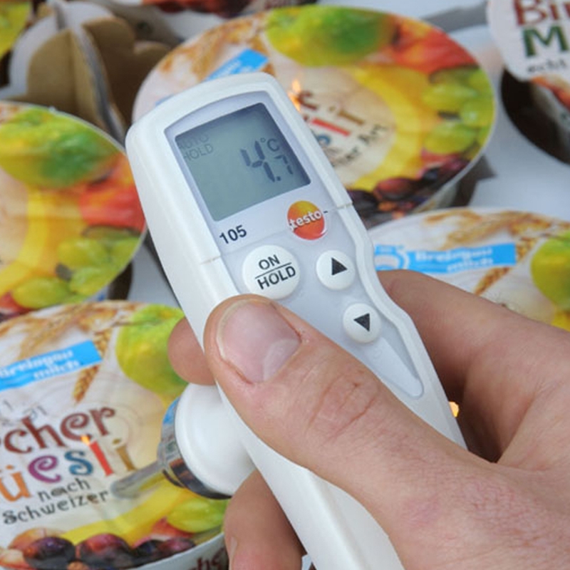The testo 105-2 is ideal for checking the temperature of frozen foods.