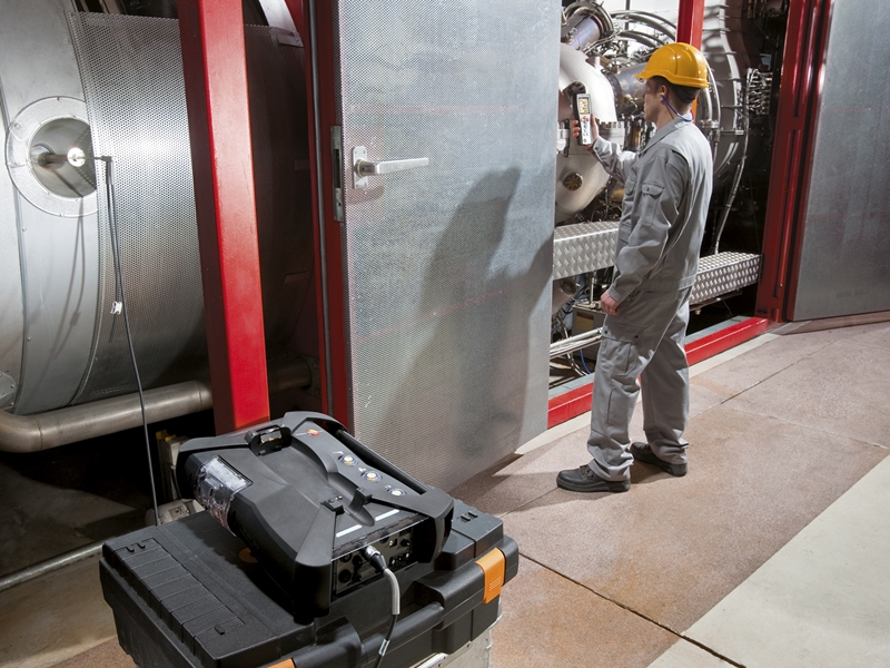 The testo 350 is ideal for regular emissions testing on gas turbines.