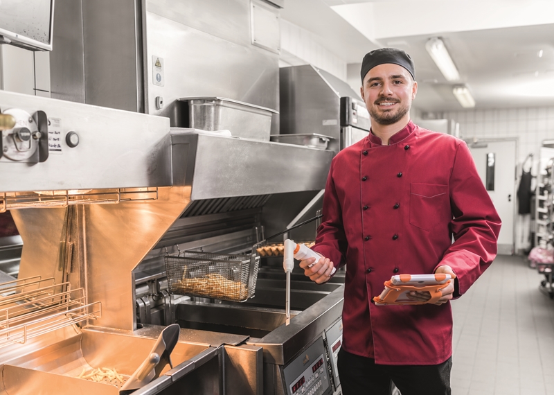 Help your kitchen staff stay compliant with the testo Saveris quality management solution.