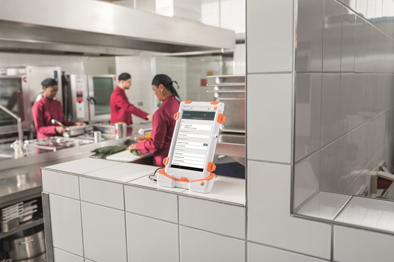 Testo Saveris Restaurant makes food safety compliance simple.