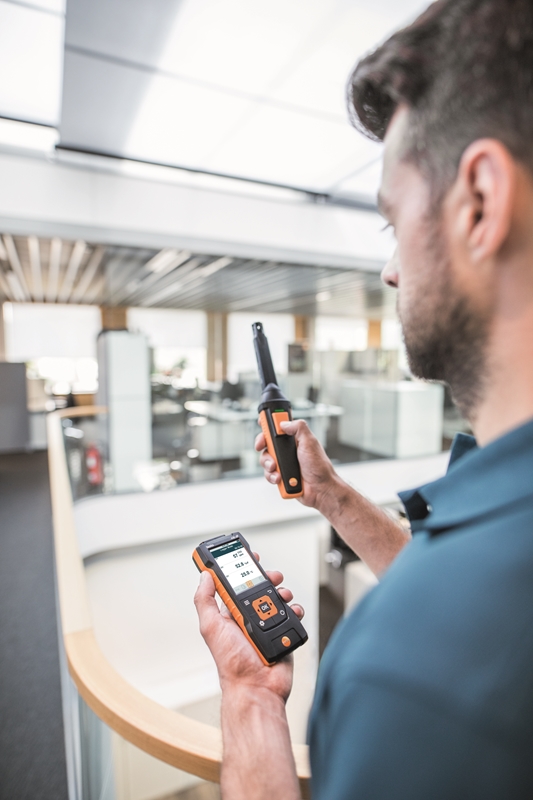The testo 440 measuring instrument is the ideal digital solution for monitoring indoor air quality and temperature.