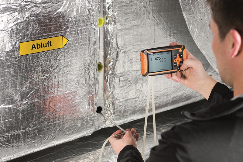 Differential pressure measurement in HVAC checks