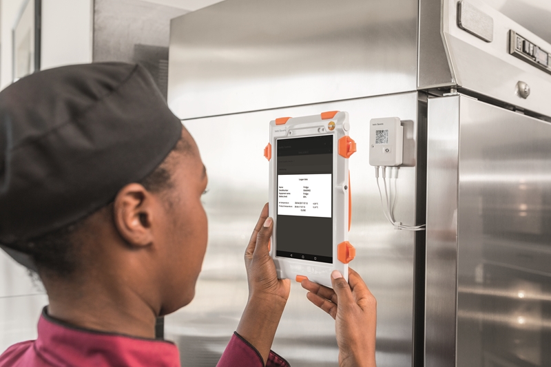 Get greater transparency into food quality management with testo Saveris Restaurant.